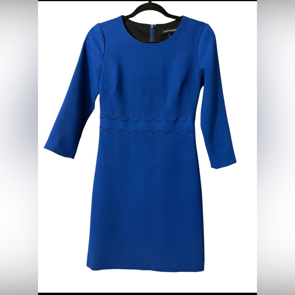 Banana Republic Double-Face Scalloped Waist Dress - Picture 4 of 8